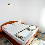 Apartment By The Sea Pisak, Omis - 1014 Pisak