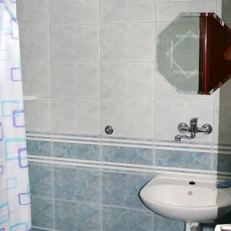 Apartment By The Sea Pisak, Omis - 1014