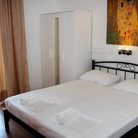 Apartment By The Sea Pisak, Omis - 1014 Pisak