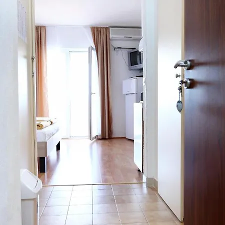 Apartment By The Sea Pisak, Omis - 1014 *